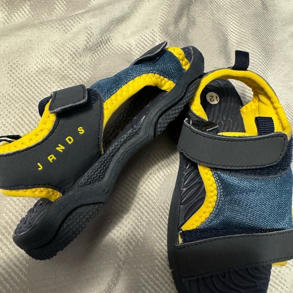 JRNDS Kids Water Shoes, Never Worn. Boys 12. Velcro‎ - Picture 4 of 9